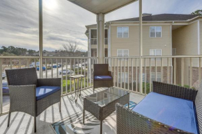 Lovely Calabash Condo with Balcony, 11 Mi to Beach!